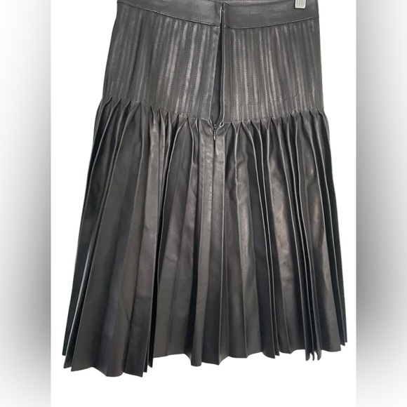 Givenchy Black A-Line Pleated Skirt- size 36 - Picture 4 of 12